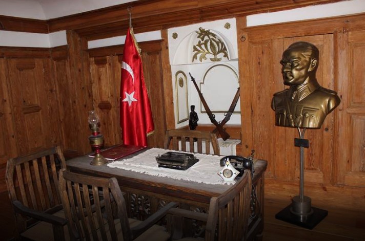 Şuhut Atatürk Evi (Hacıvelioğlu Konağı)